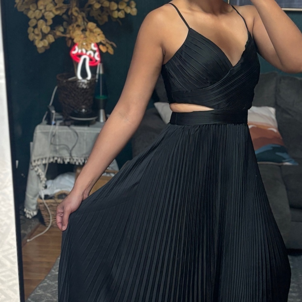 ⚫️ LULUS Got the Glam Black Pleated Cutout Maxi Dress - Picture 12 of 12